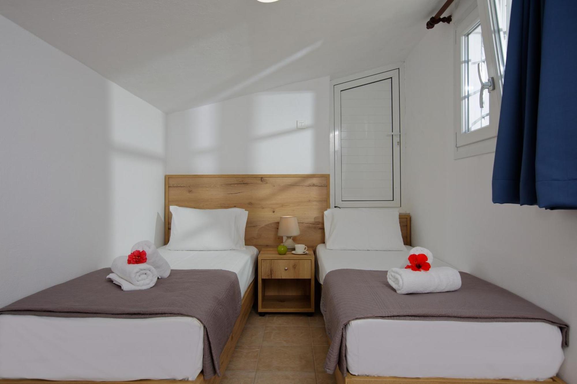 Elalia Apartments แอร์ซอนิสซอส ภายนอก รูปภาพ